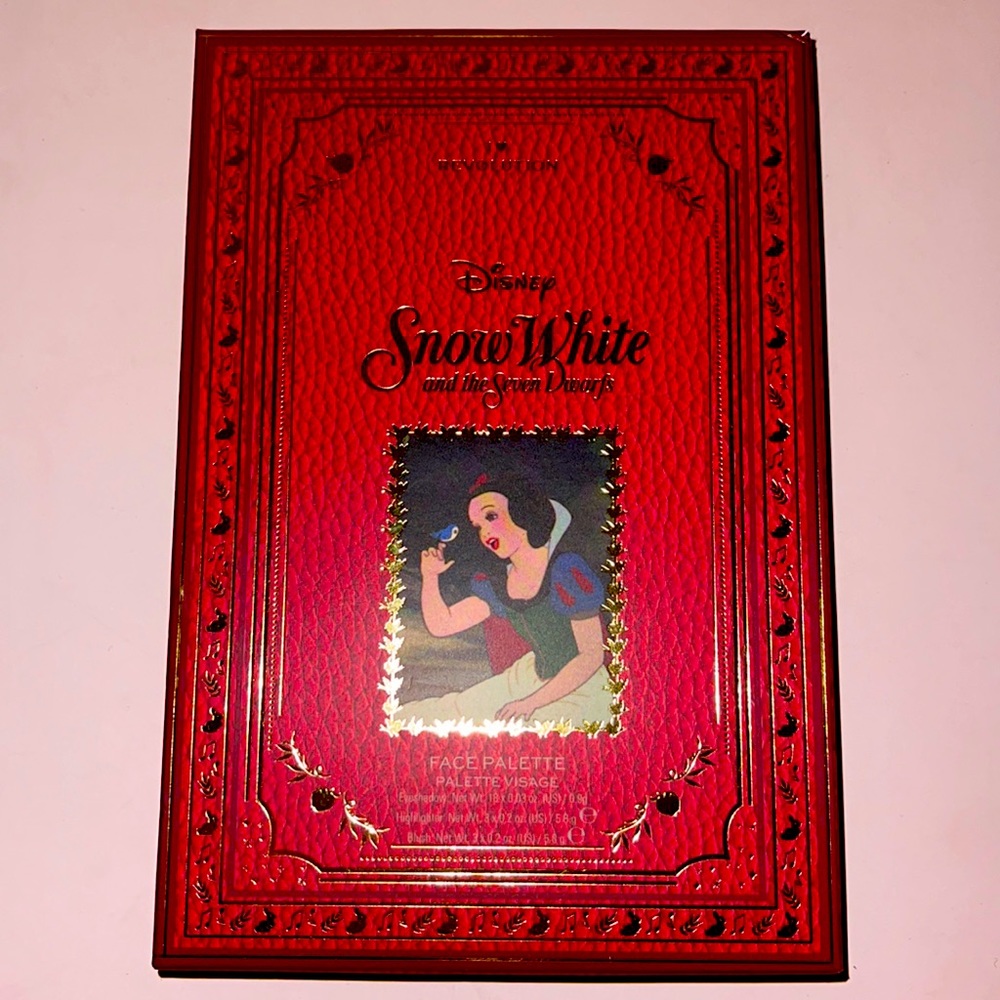 I ♥️ Revolution Disney Snow White and the Seven Dwarfs 🍎Eye & Face Palette